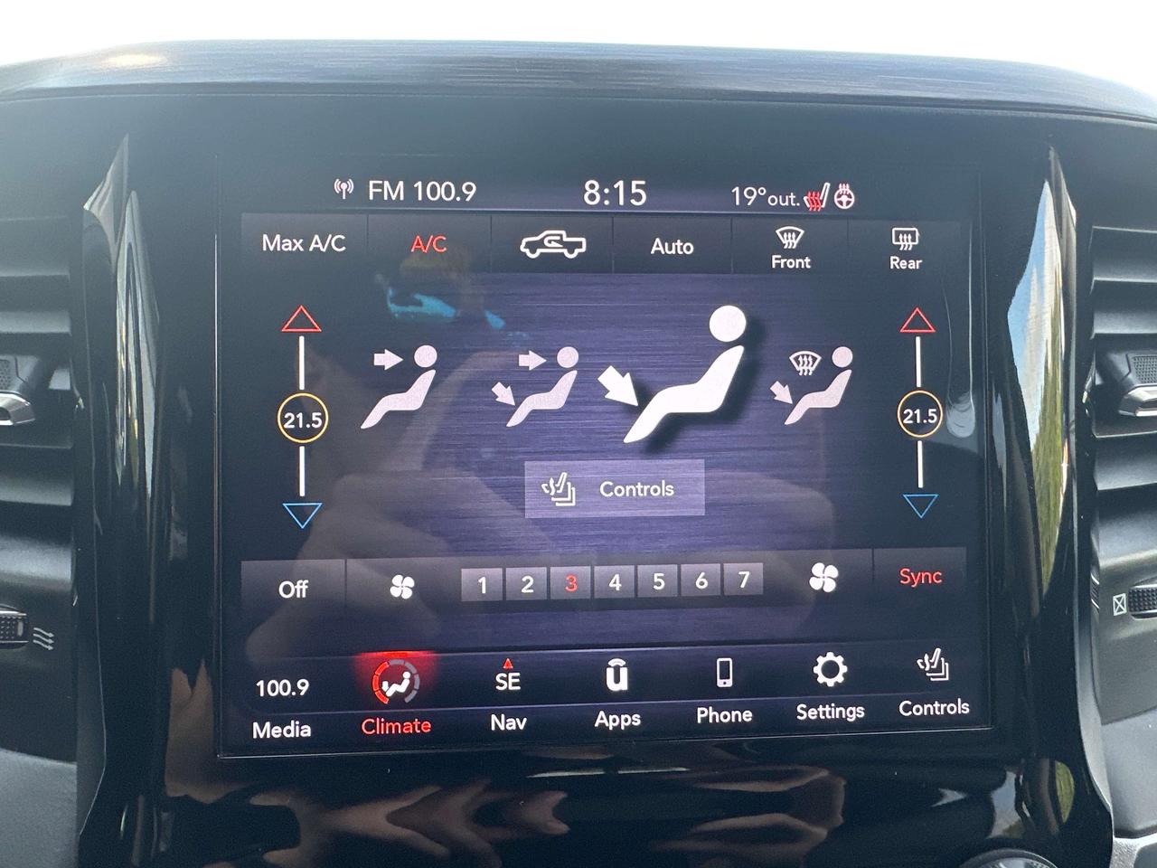 2020 RAM 1500 Laramie Photo