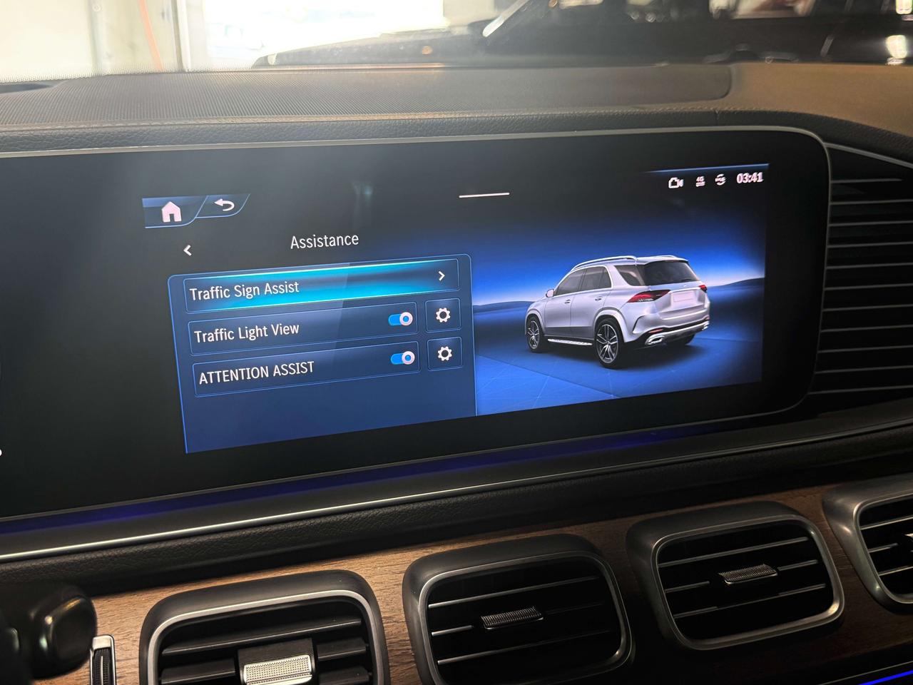 2024 Mercedes-Benz GLE Mercedes Warranty l 4Matic l 4Cyl l AMG l CarPlay Photo