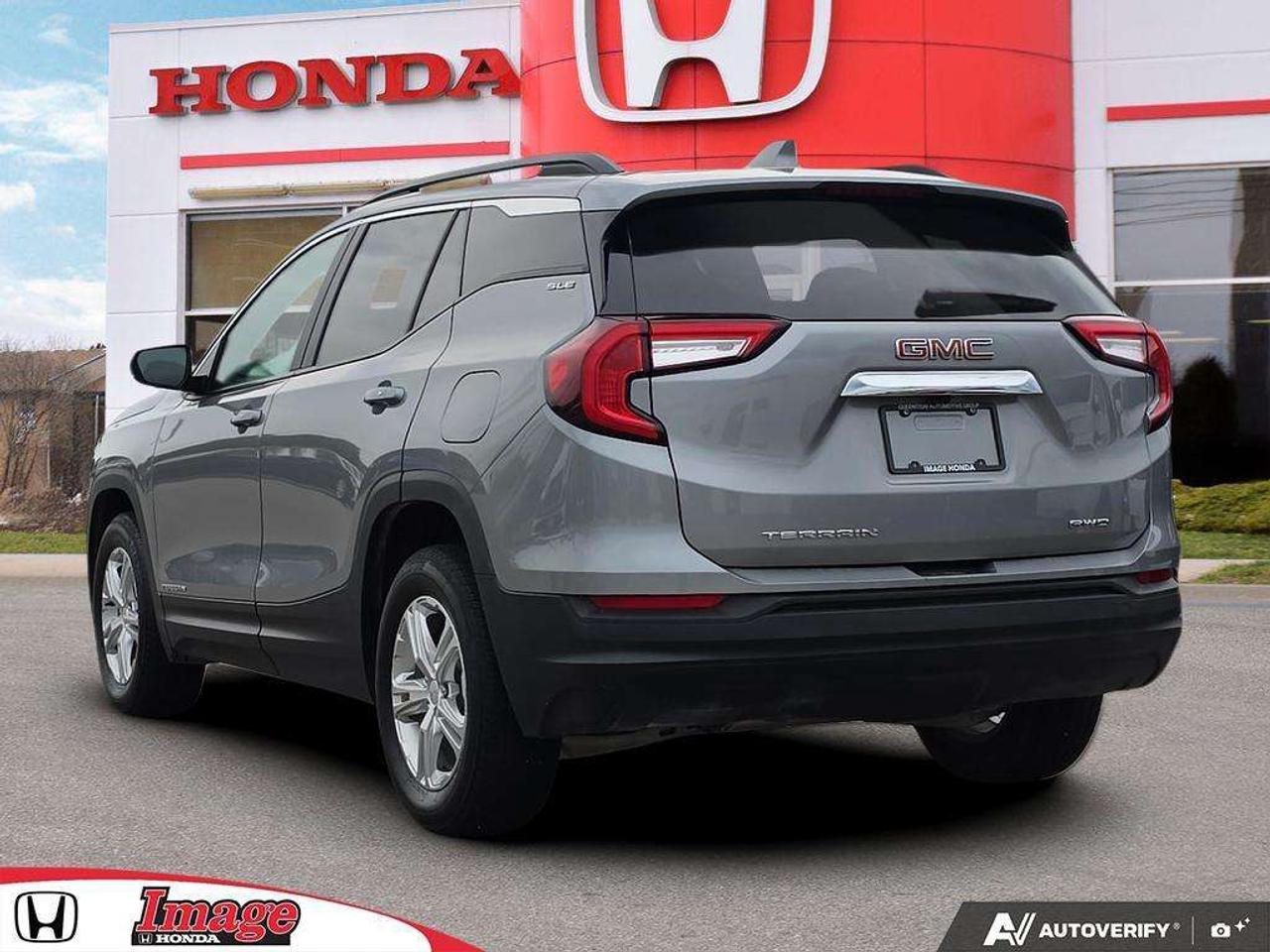 2024 GMC Terrain SLE   2 NEW TIRES   WELL MAINTAINED   NO CLAIMS Photo