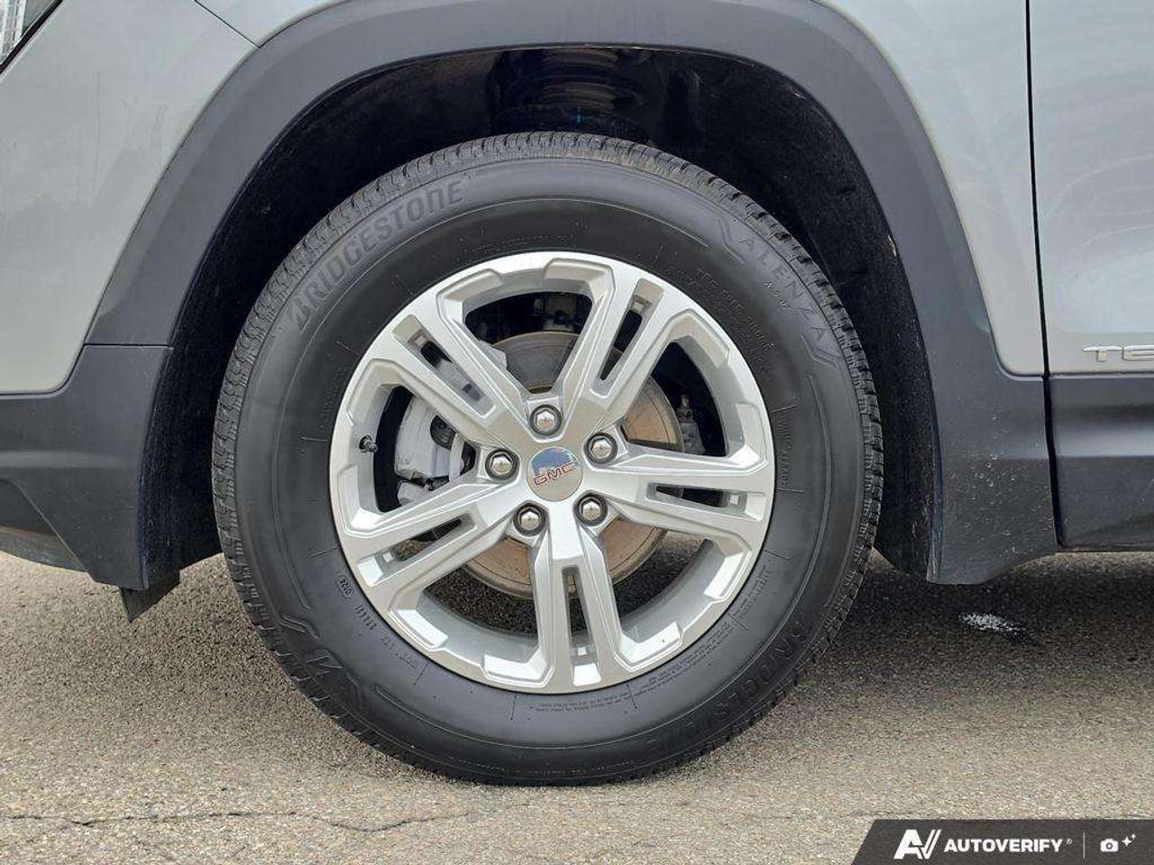 2024 GMC Terrain SLE   2 NEW TIRES   WELL MAINTAINED   NO CLAIMS Photo