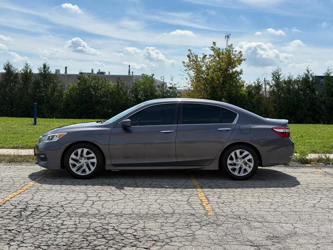 2016 Honda Accord Sport Photo3