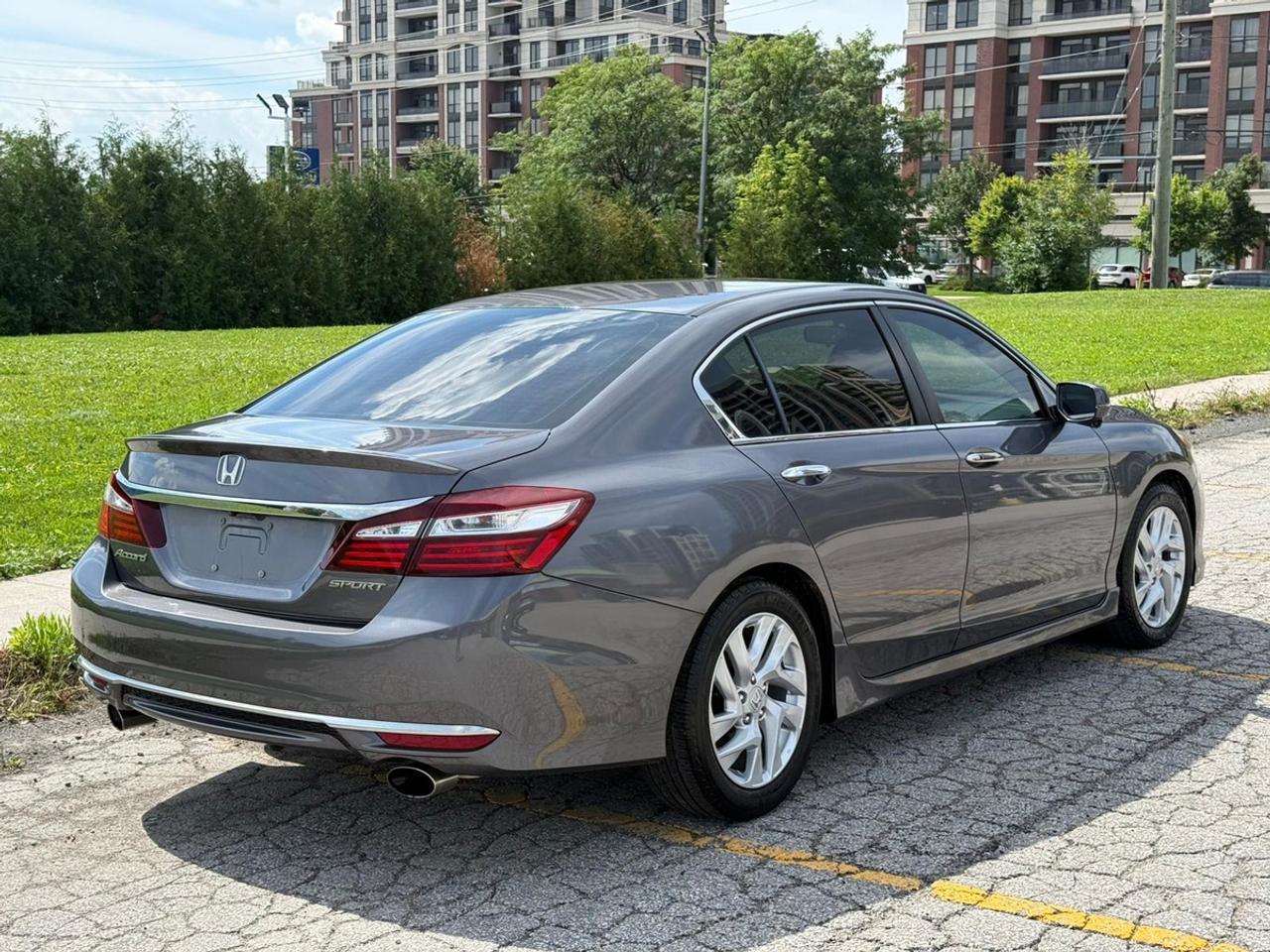 2016 Honda Accord Sport Photo