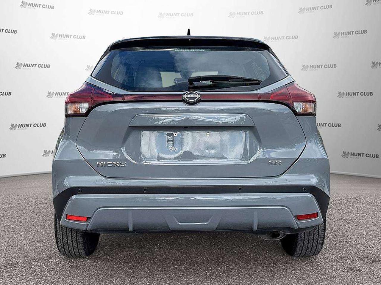 2024 Nissan Kicks SR Photo