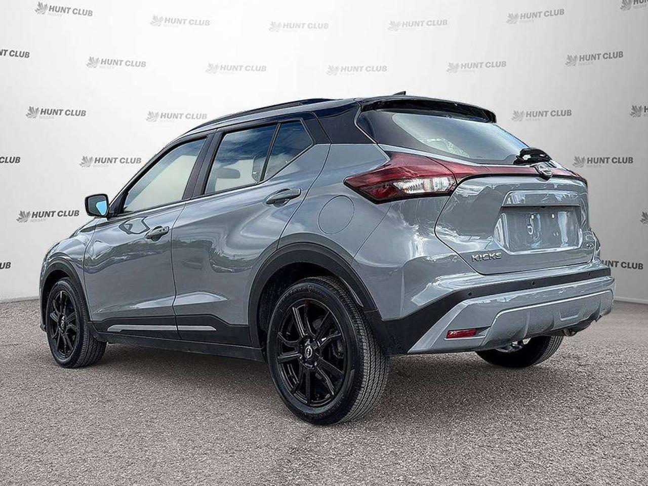 2024 Nissan Kicks SR Photo