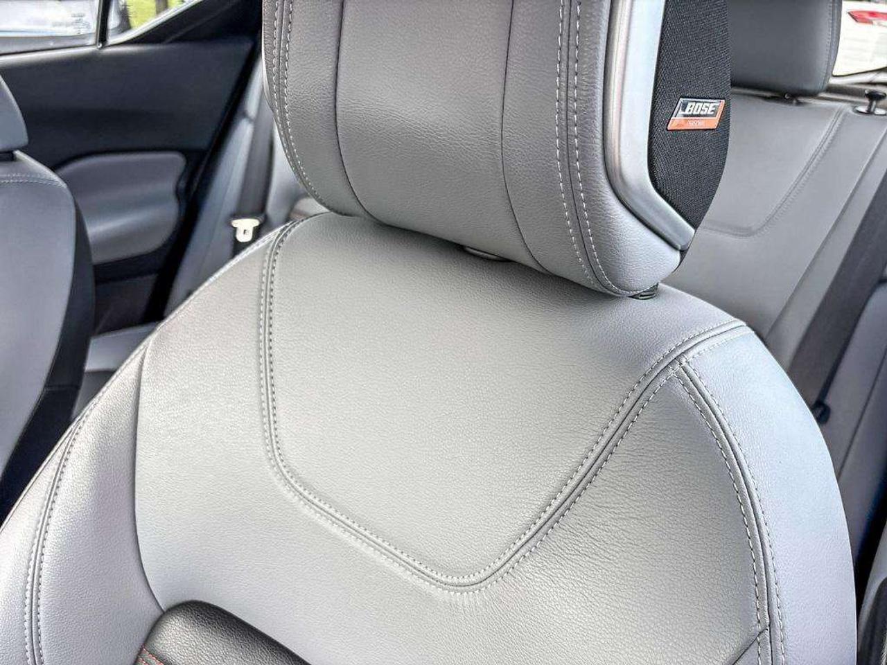 2024 Nissan Kicks SR Photo
