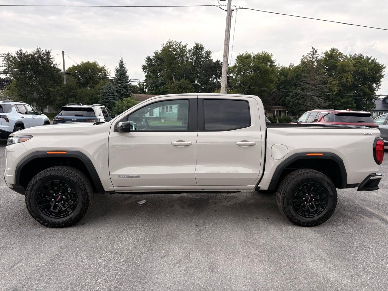2026 GMC Canyon Crew Cab Short Box 4-Wheel Drive Elevation Photo5