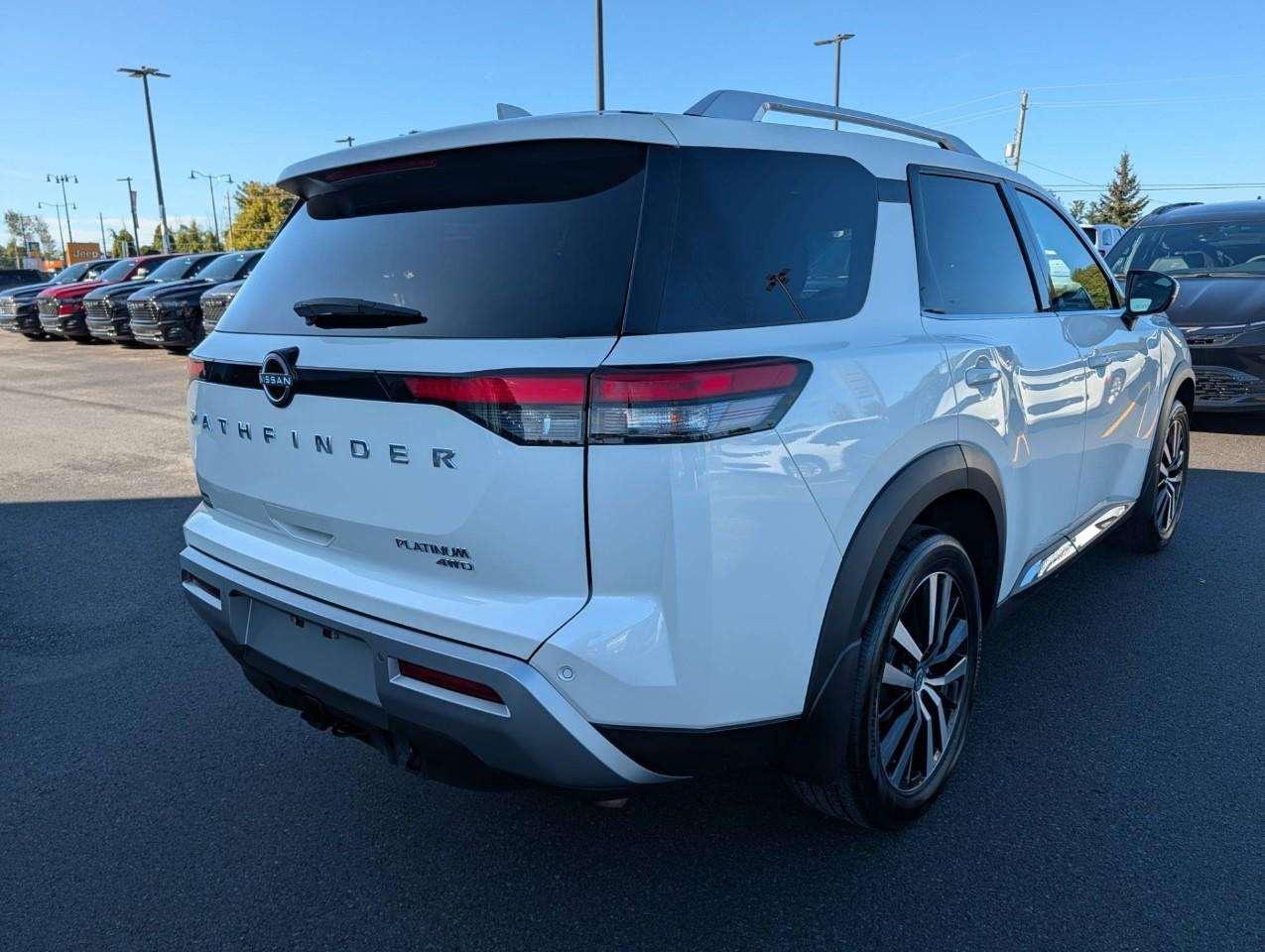 2024 Nissan Pathfinder Platinum 7-seater SUV   Local Trade Photo