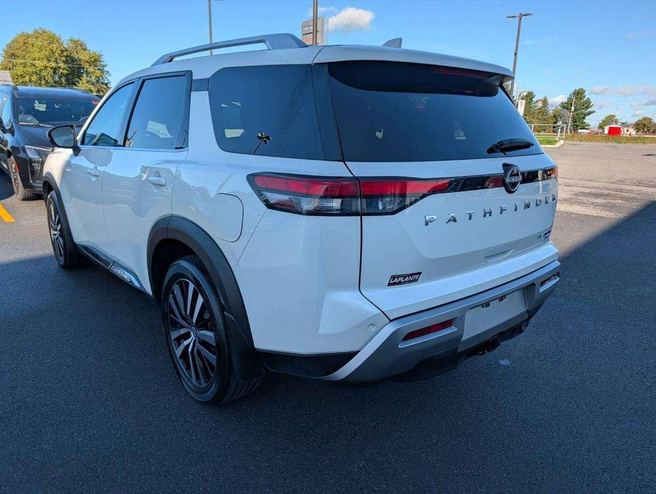 2024 Nissan Pathfinder Platinum 7-seater SUV   Local Trade Photo