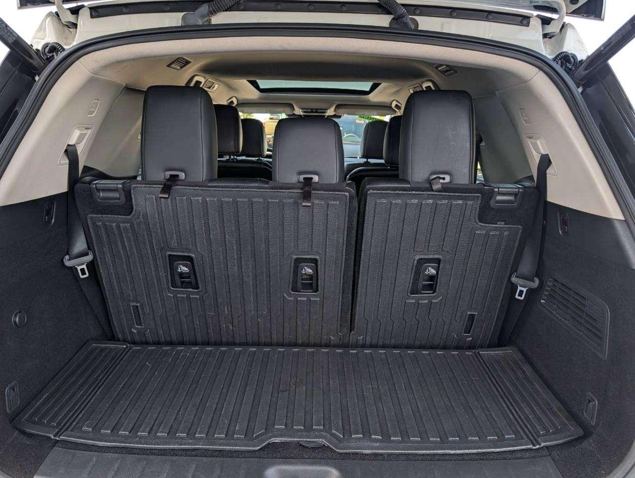 2024 Nissan Pathfinder Platinum 7-seater SUV   Local Trade Photo