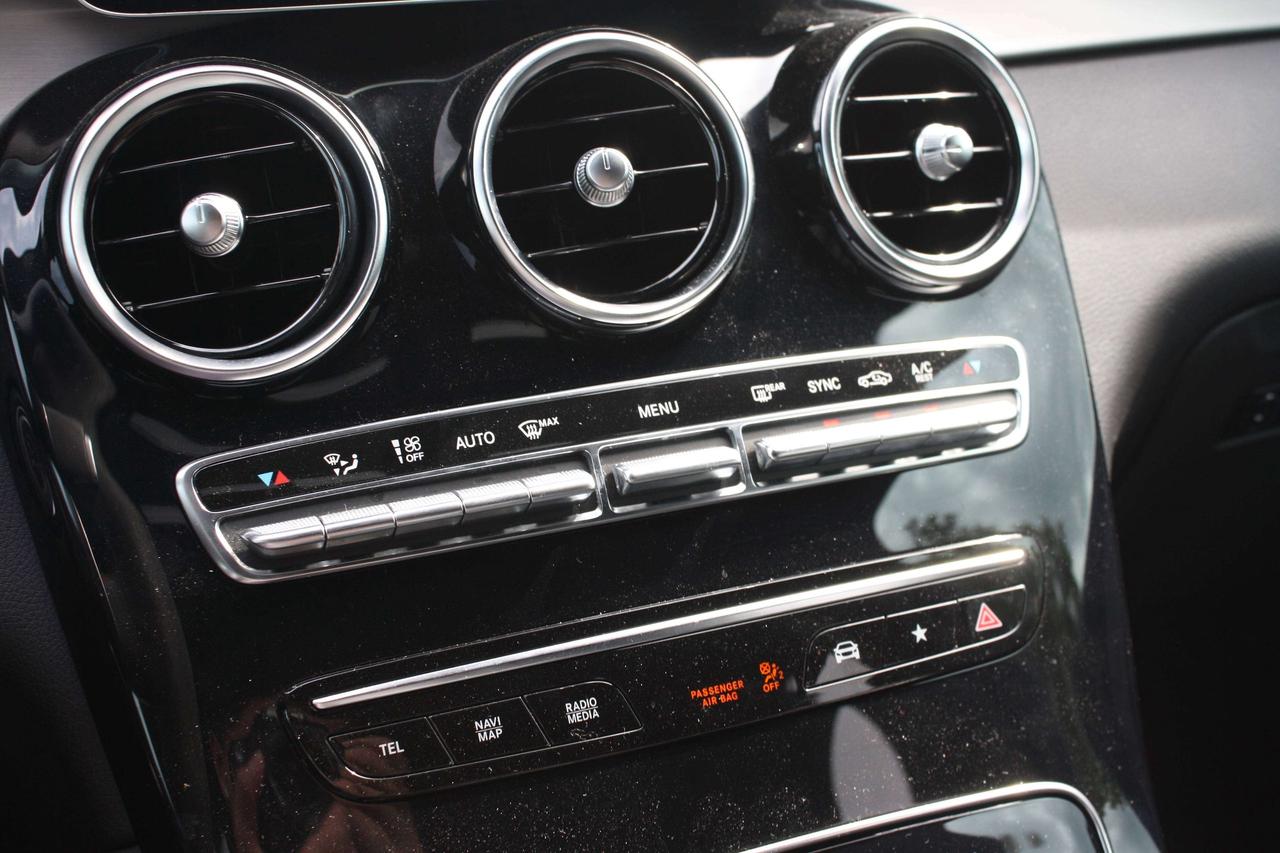 2023 Mercedes-Benz GLC AMG / Twin-Turbo V6 / 4MATIC / Heated Seats Photo