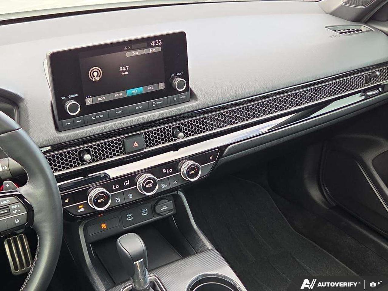 2025 Honda Civic Sport   NO CLAIMS   ONE OWNER   CARPLAY Photo