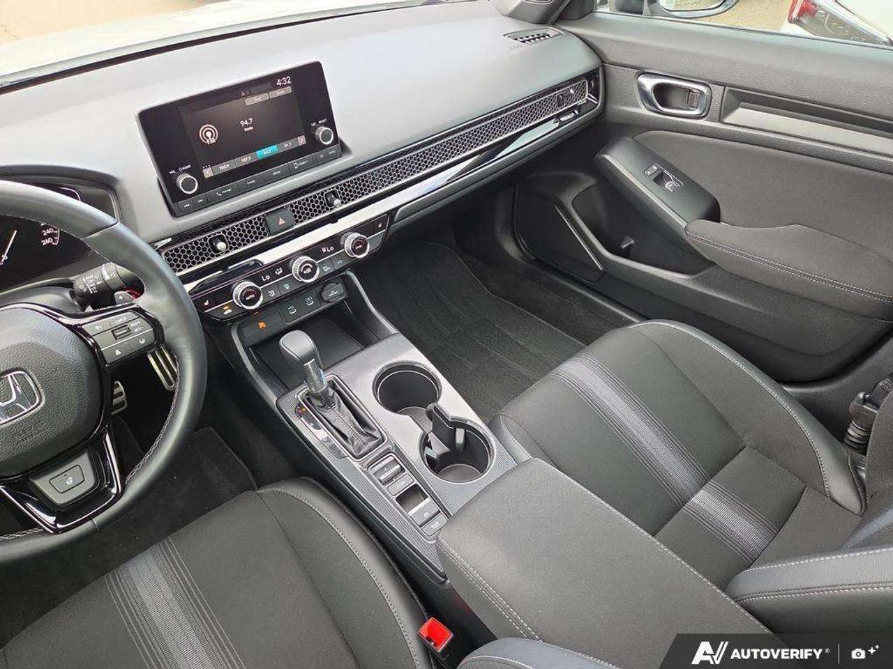 2025 Honda Civic Sport   NO CLAIMS   ONE OWNER   CARPLAY Photo