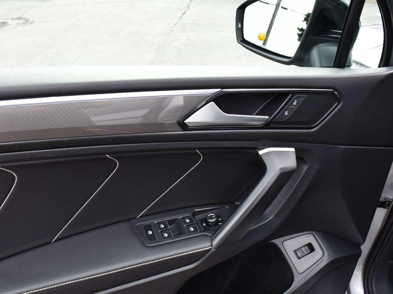 2024 Volkswagen Tiguan AWD, 3 ROW, APPLE CARPLAY Photo