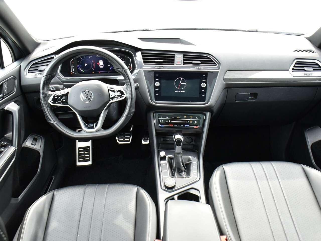 2024 Volkswagen Tiguan AWD, 3 ROW, APPLE CARPLAY Photo