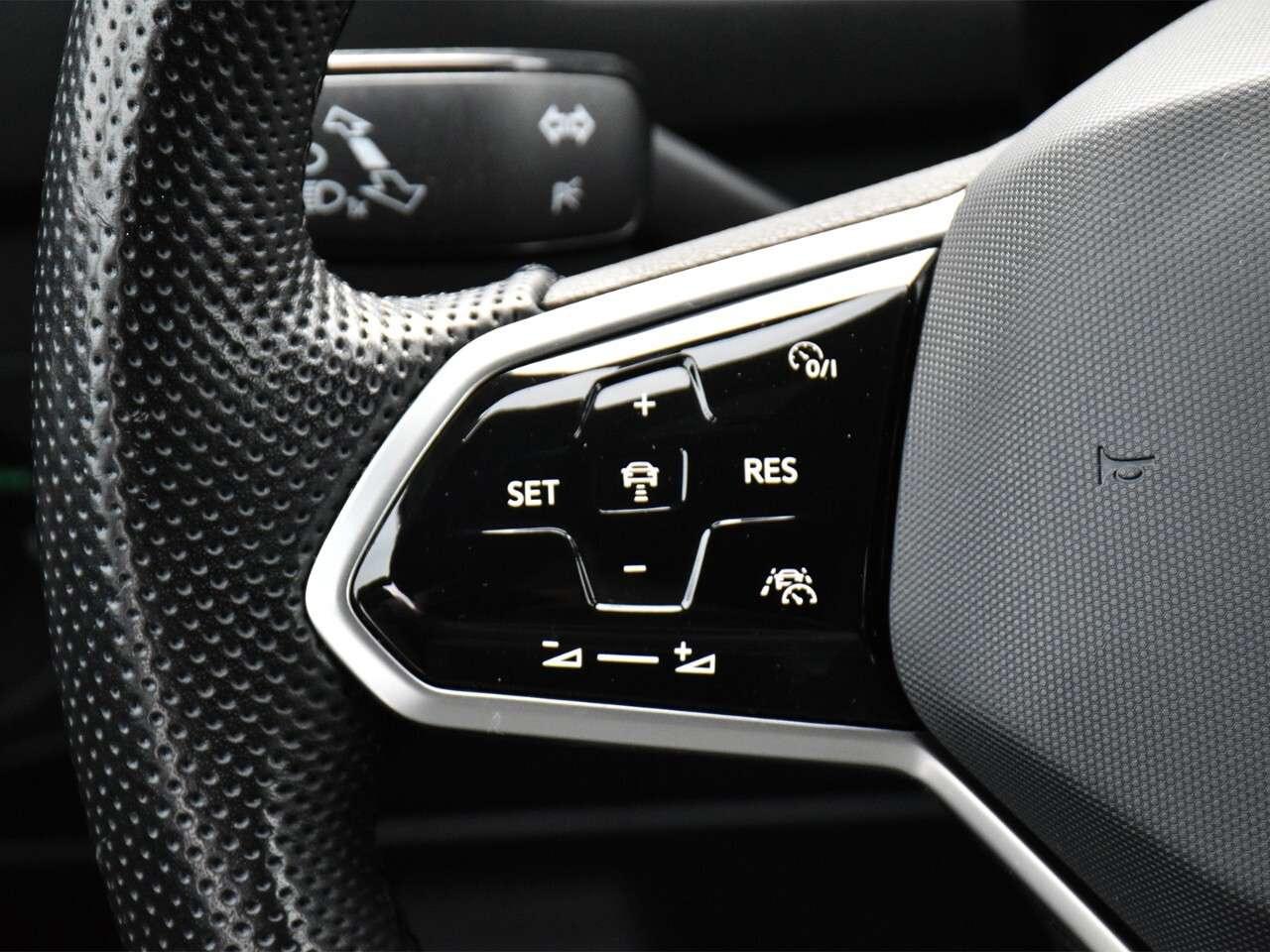 2024 Volkswagen Tiguan AWD, 3 ROW, APPLE CARPLAY Photo