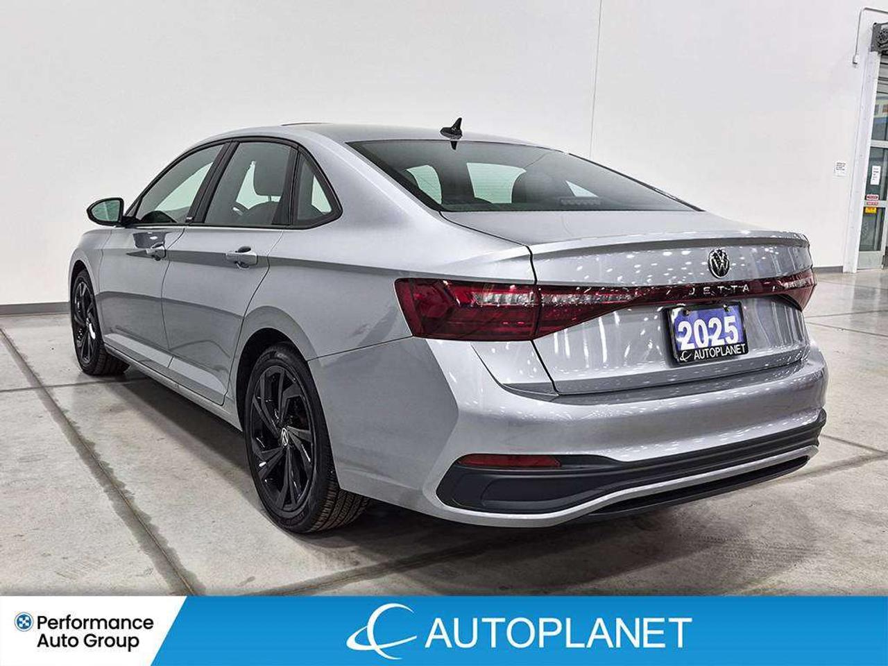 2025 Volkswagen Jetta Comfortline, Sunroof, Back Up Cam, Apple CarPlay! Photo