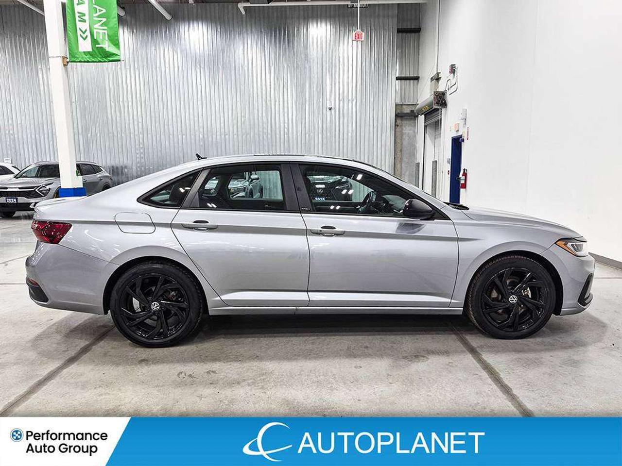 2025 Volkswagen Jetta Comfortline, Sunroof, Back Up Cam, Apple CarPlay! Photo