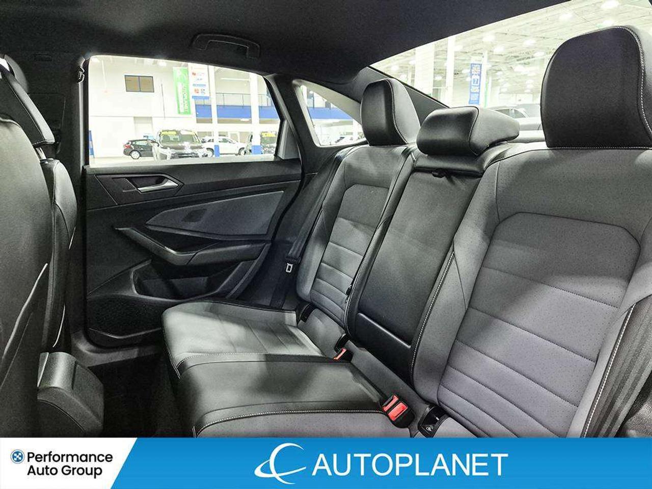 2025 Volkswagen Jetta Comfortline, Sunroof, Back Up Cam, Apple CarPlay! Photo