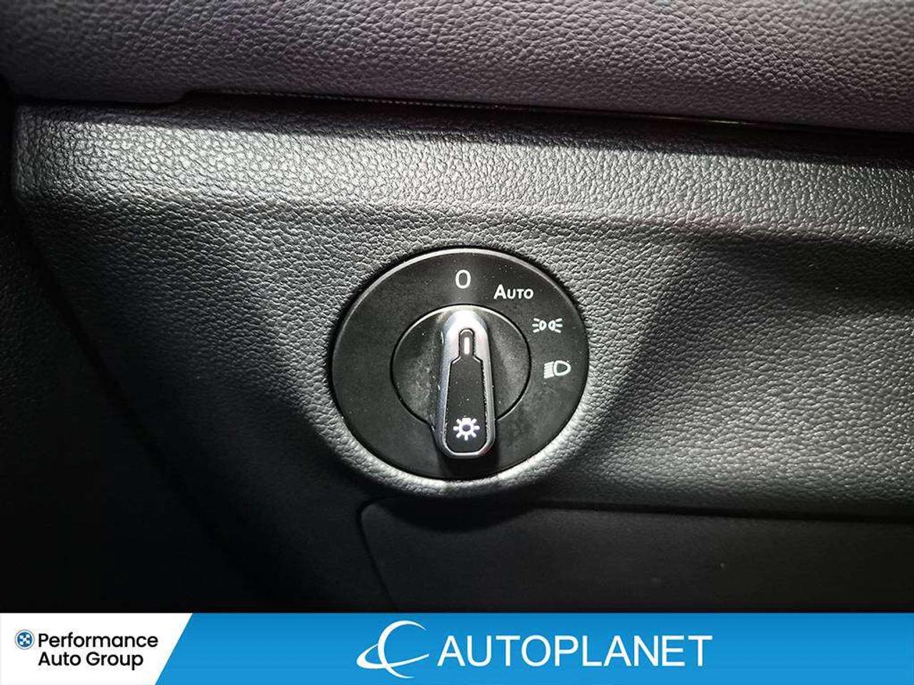 2025 Volkswagen Jetta Comfortline, Sunroof, Back Up Cam, Apple CarPlay! Photo
