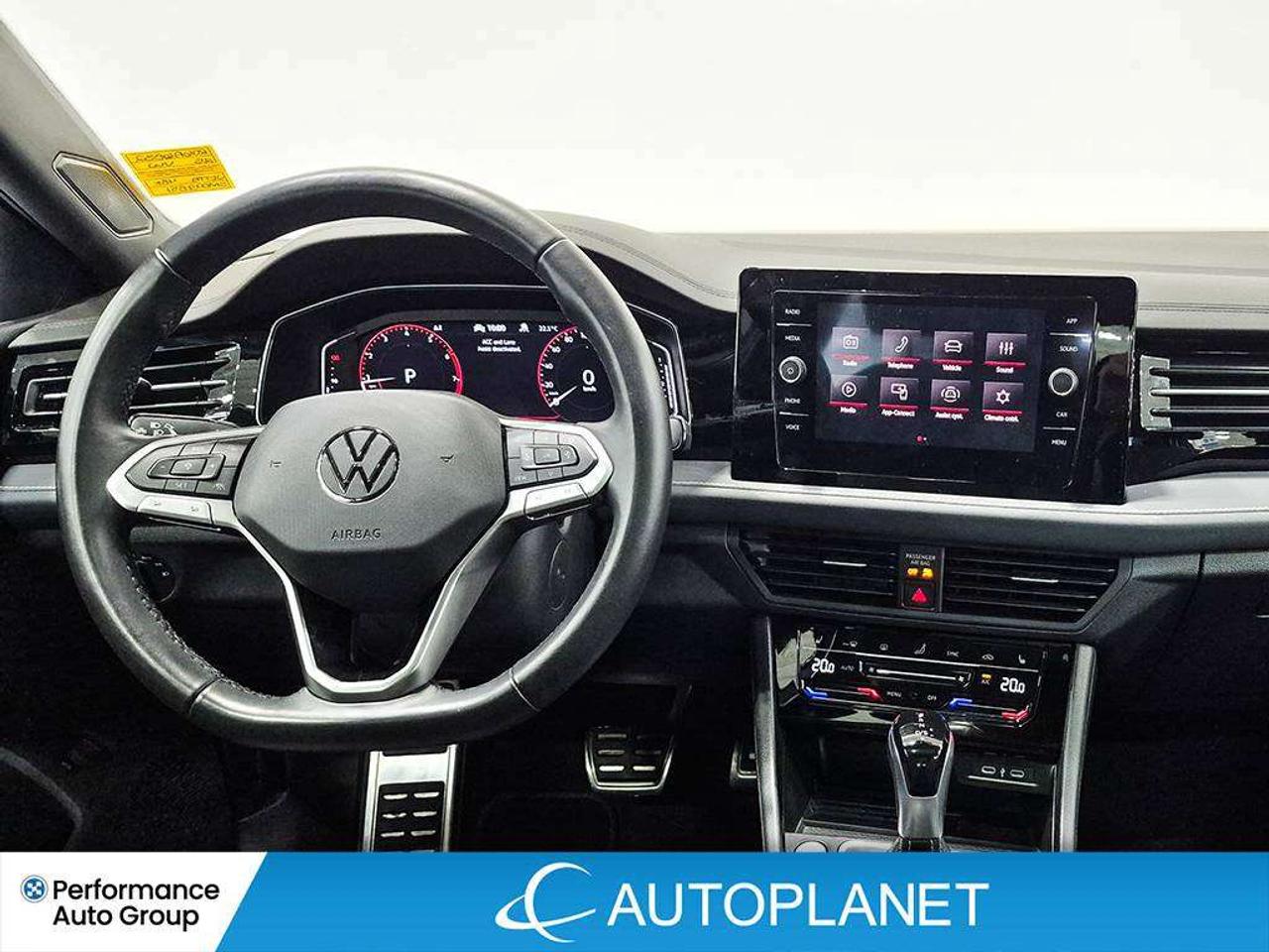 2025 Volkswagen Jetta Comfortline, Sunroof, Back Up Cam, Apple CarPlay! Photo