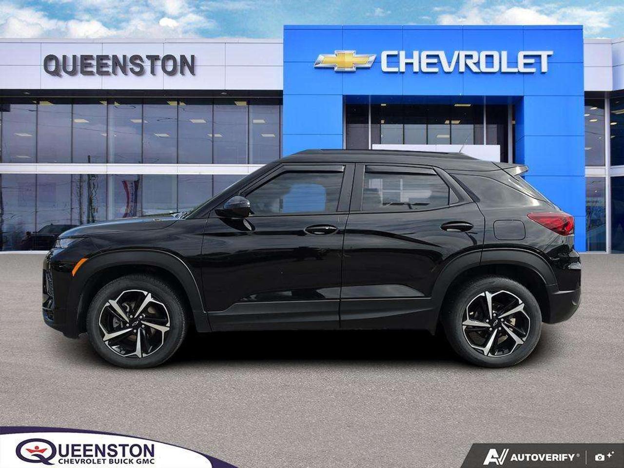 2023 Chevrolet TrailBlazer RS   NO CLAIMS   PANO ROOF   PWR TAILGATE Photo
