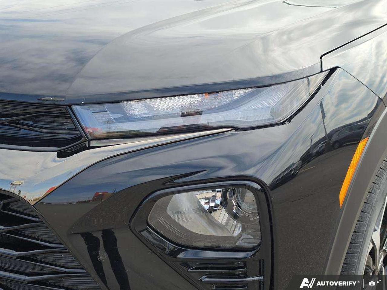2023 Chevrolet TrailBlazer RS   NO CLAIMS   PANO ROOF   PWR TAILGATE Photo