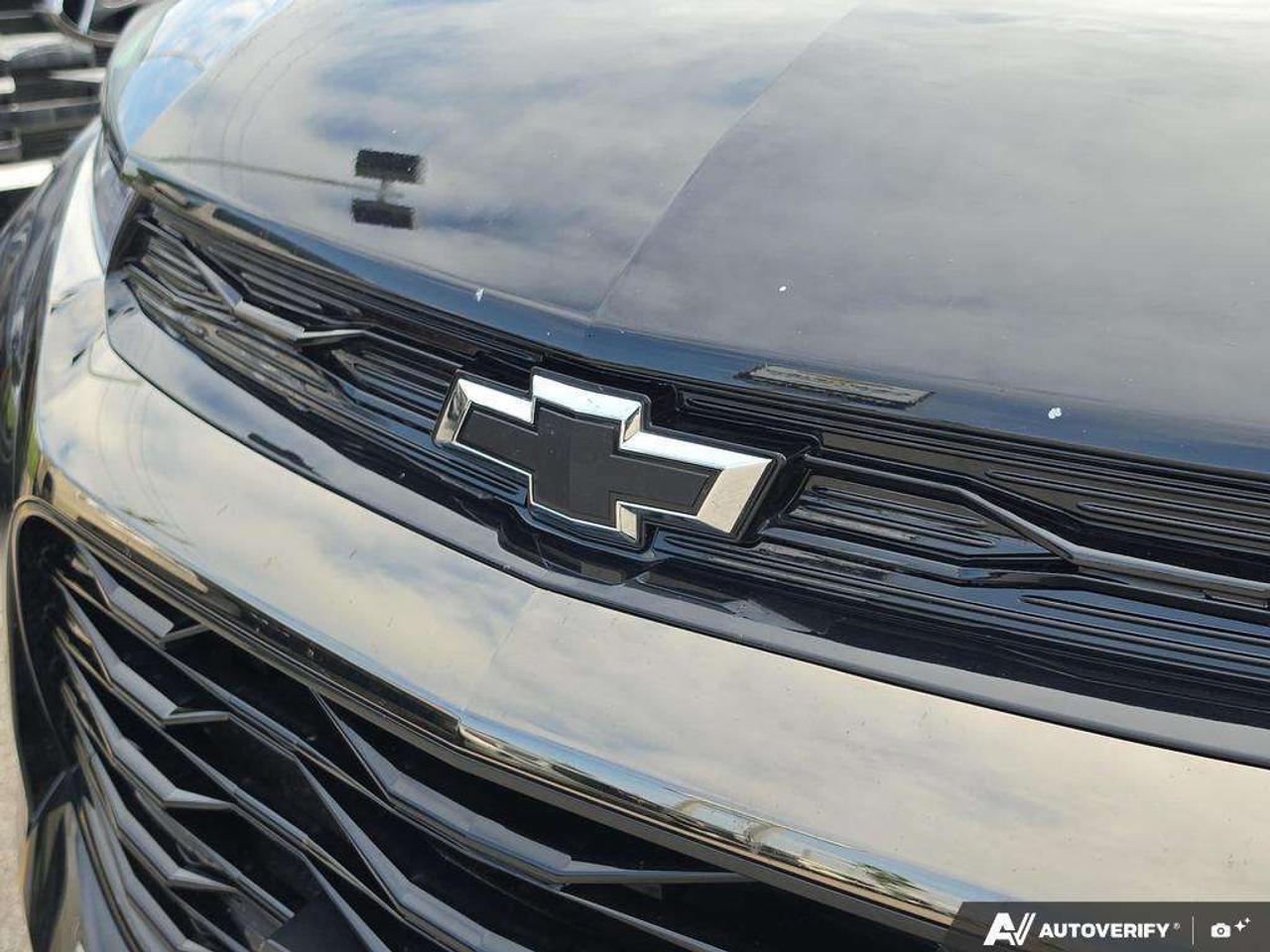 2023 Chevrolet TrailBlazer RS   NO CLAIMS   PANO ROOF   PWR TAILGATE Photo
