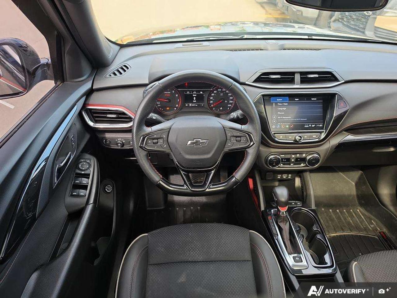 2023 Chevrolet TrailBlazer RS   NO CLAIMS   PANO ROOF   PWR TAILGATE Photo