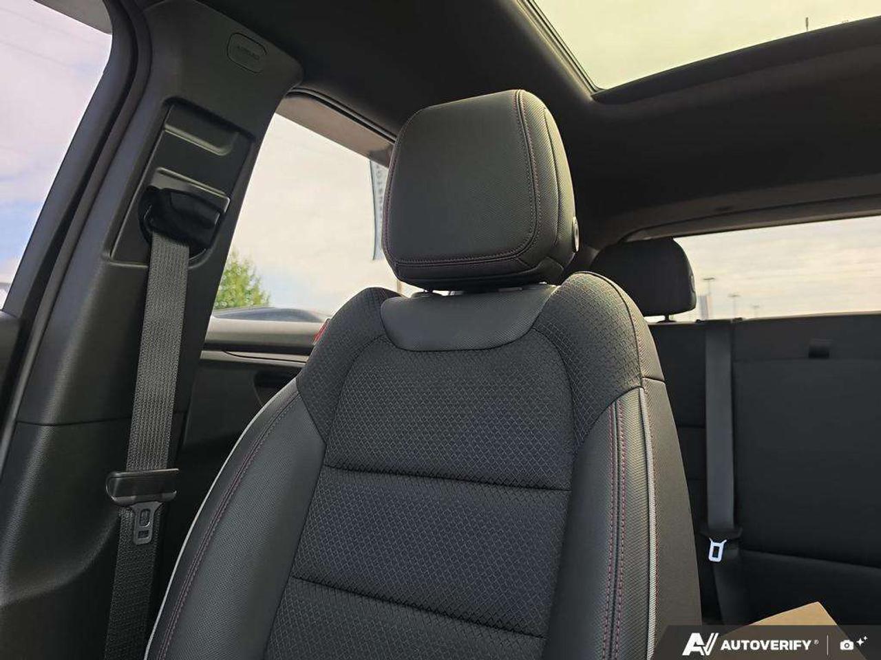 2023 Chevrolet TrailBlazer RS   NO CLAIMS   PANO ROOF   PWR TAILGATE Photo