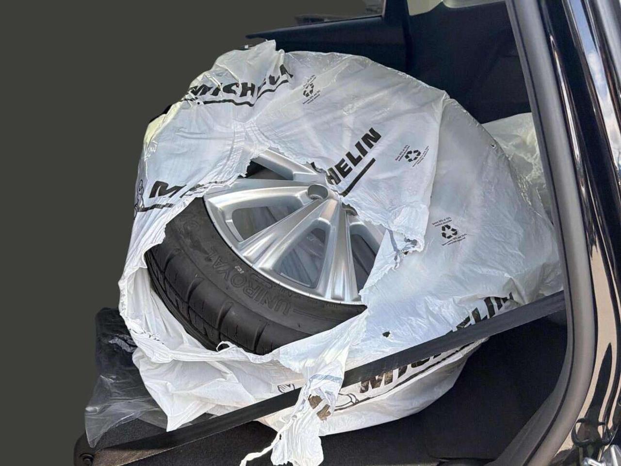 2019 Ford Escape SEL   PANO SUNROOF   LEATHER   HTD SEATS Photo
