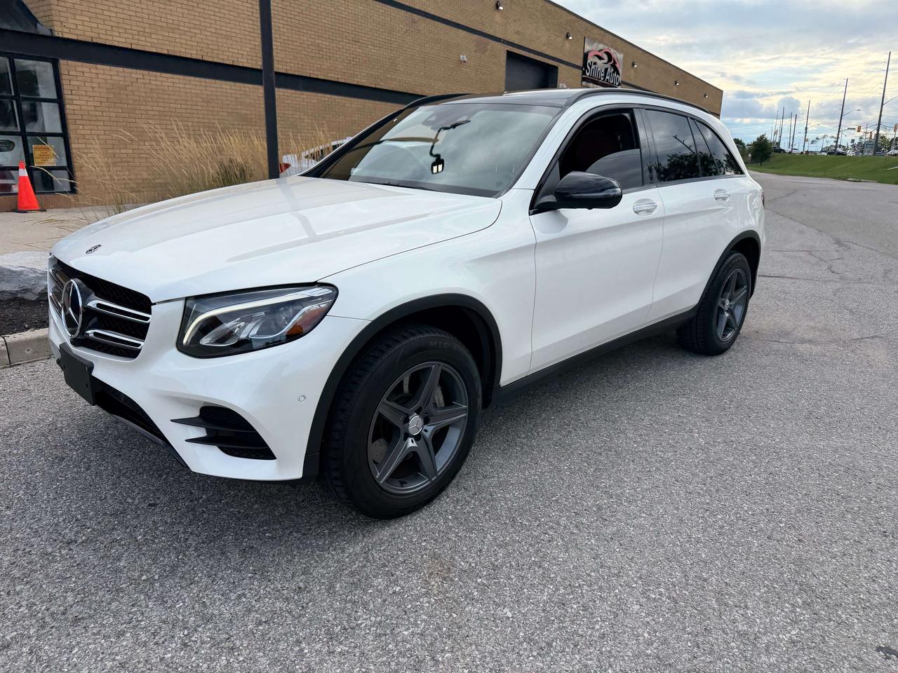 2019 Mercedes-Benz GLC AMG IDP LEATHER PANORAMIC ROOF BLIND SPOT Photo5