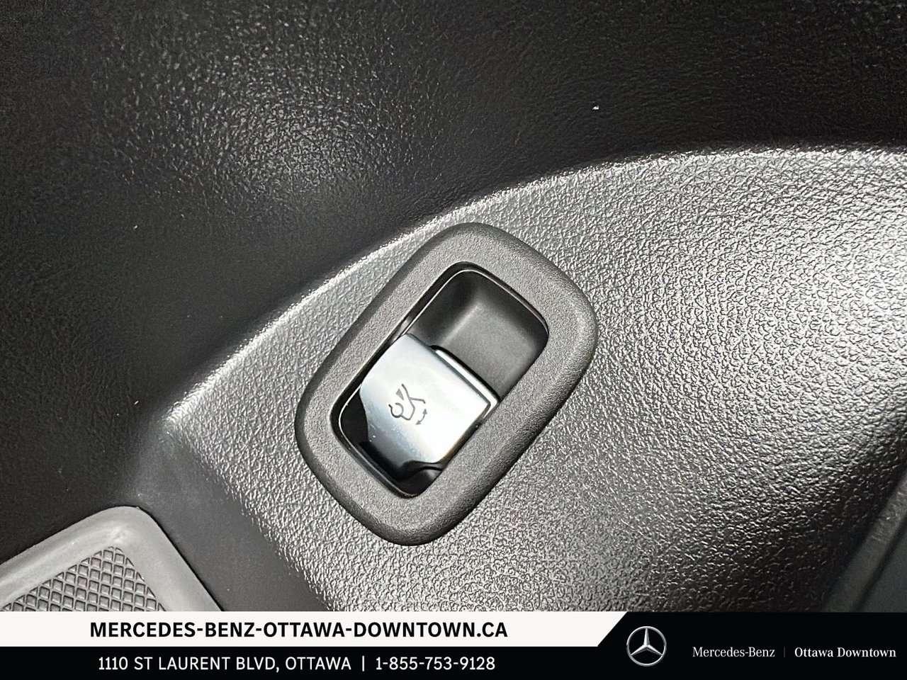 2025 Mercedes-Benz GLC 4MATIC SUV Photo