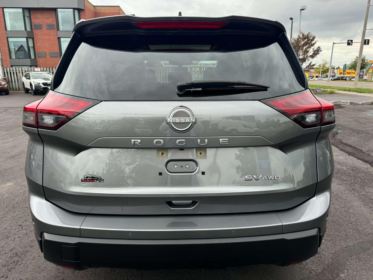 2024 Nissan Rogue SV Premium - Moonroof - Leather  - Certified Photo
