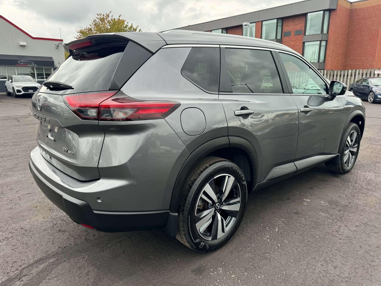 2024 Nissan Rogue SV Premium - Moonroof - Leather  - Certified Photo4