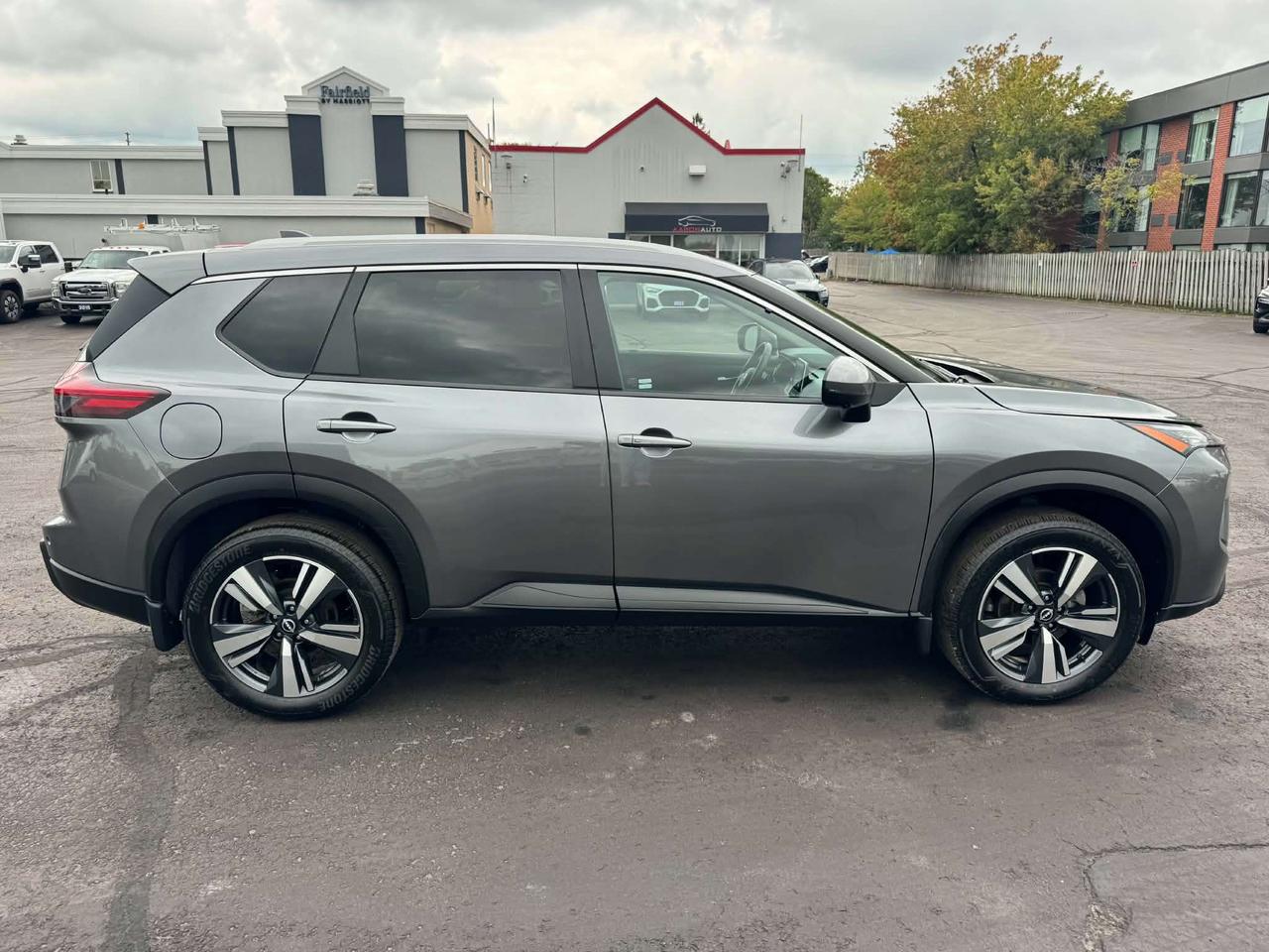 2024 Nissan Rogue SV Premium - Moonroof - Leather  - Certified Photo