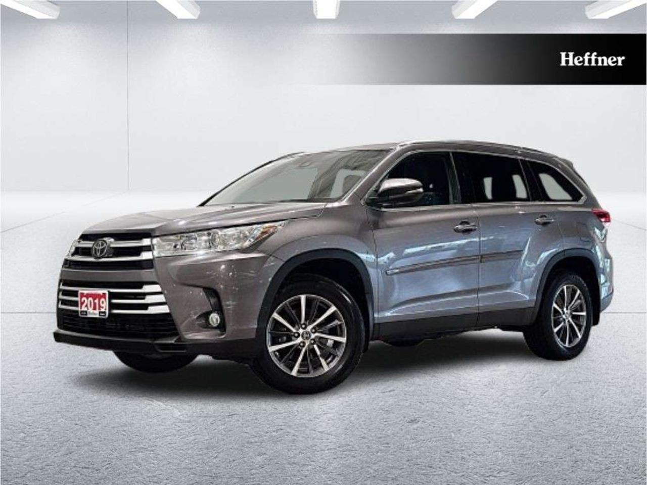2019 Toyota Highlander AWD XLE Photo0