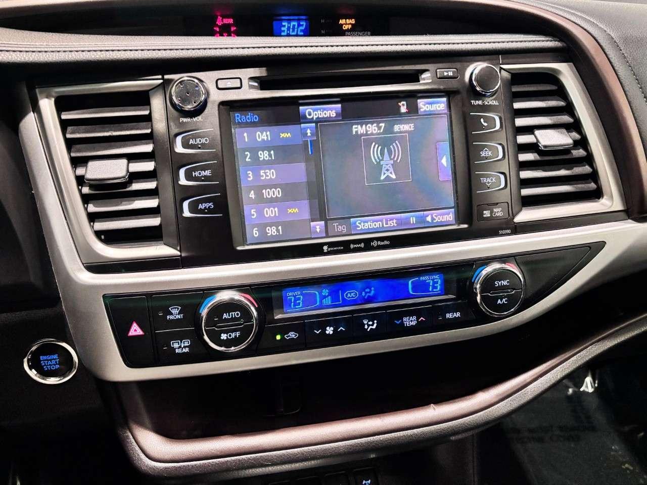 2019 Toyota Highlander AWD XLE Photo