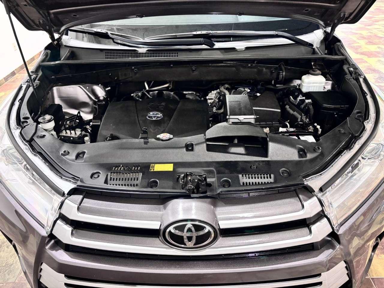 2019 Toyota Highlander AWD XLE Photo