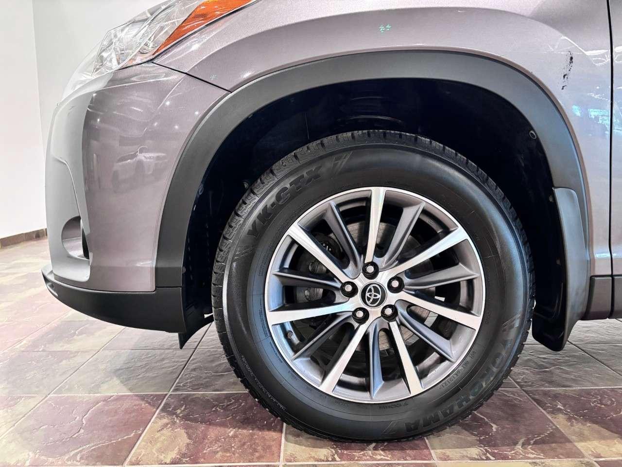 2019 Toyota Highlander AWD XLE Photo