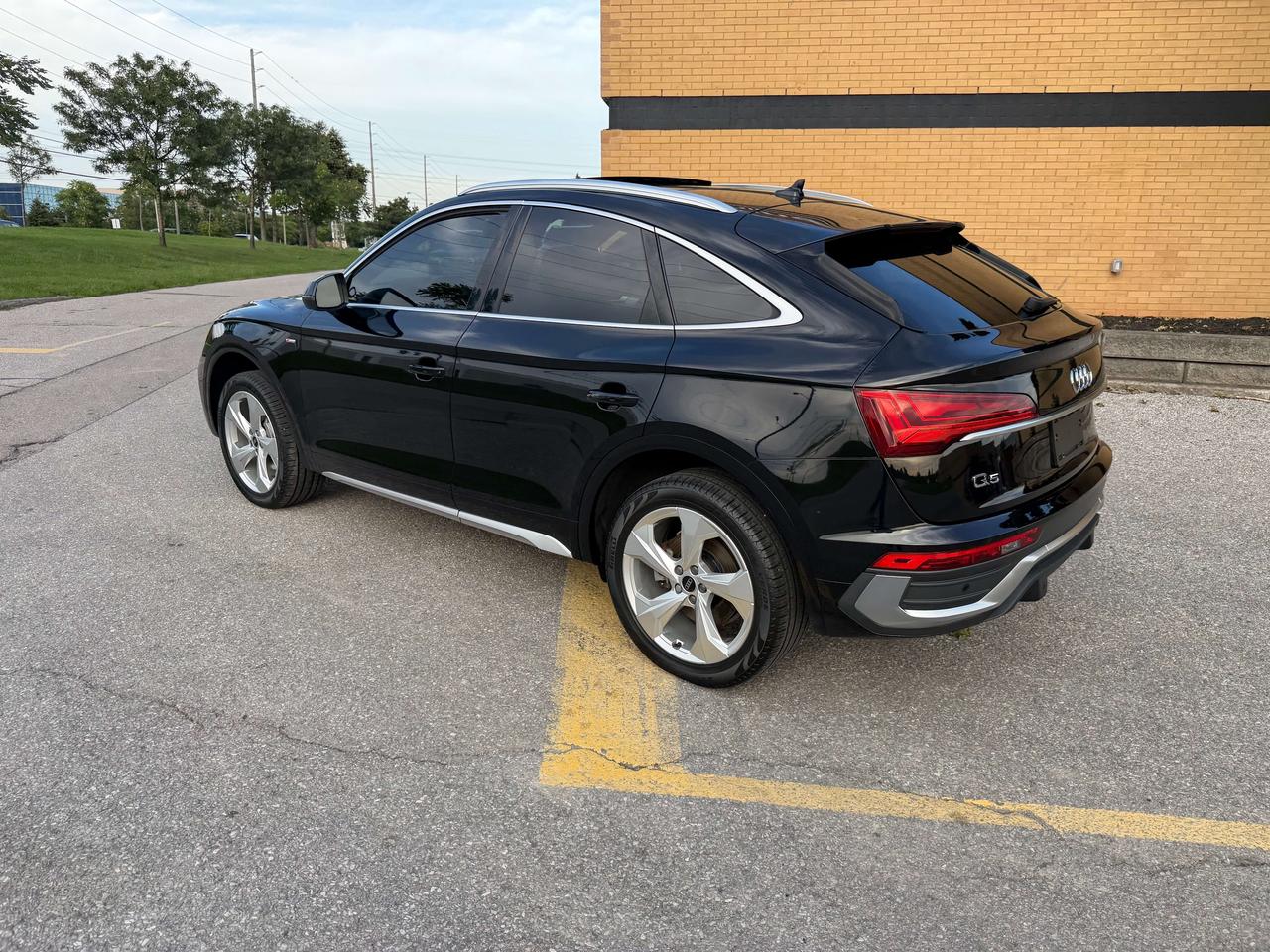 2021 Audi Q5 Progressiv S-Line Coupe Sportback Ambient Lighting Photo
