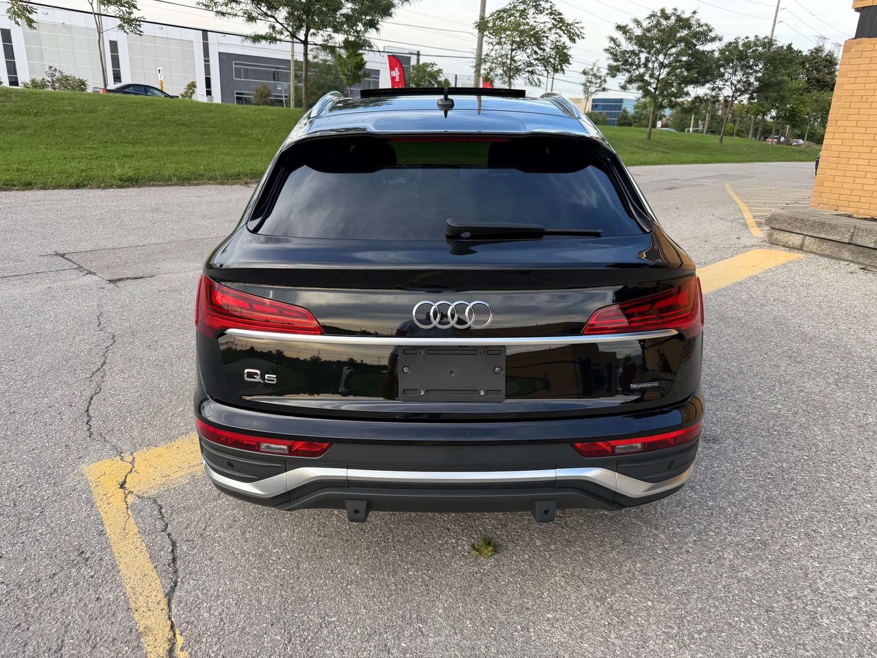 2021 Audi Q5 Progressiv S-Line Coupe Sportback Ambient Lighting Photo
