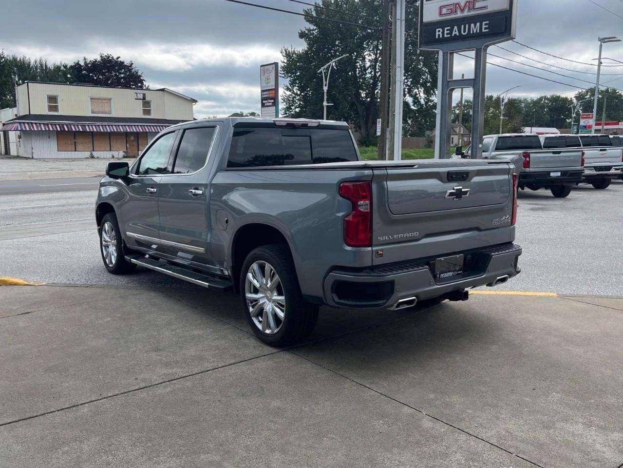 2024 Chevrolet Silverado 1500 HIGH COUNTRY CPO RATES APPLY @ 0.99%-5.49% OAC Photo