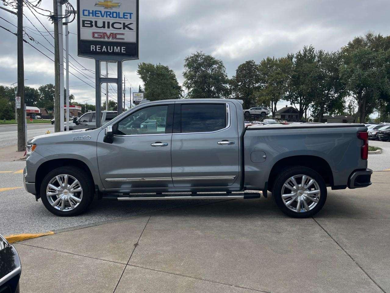 2024 Chevrolet Silverado 1500 HIGH COUNTRY CPO RATES APPLY @ 0.99%-5.49% OAC Photo