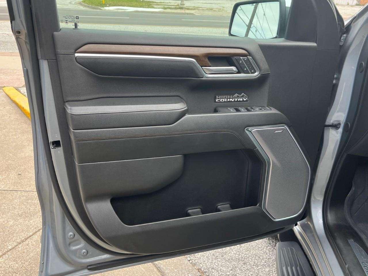 2024 Chevrolet Silverado 1500 HIGH COUNTRY CPO RATES APPLY @ 0.99%-5.49% OAC Photo