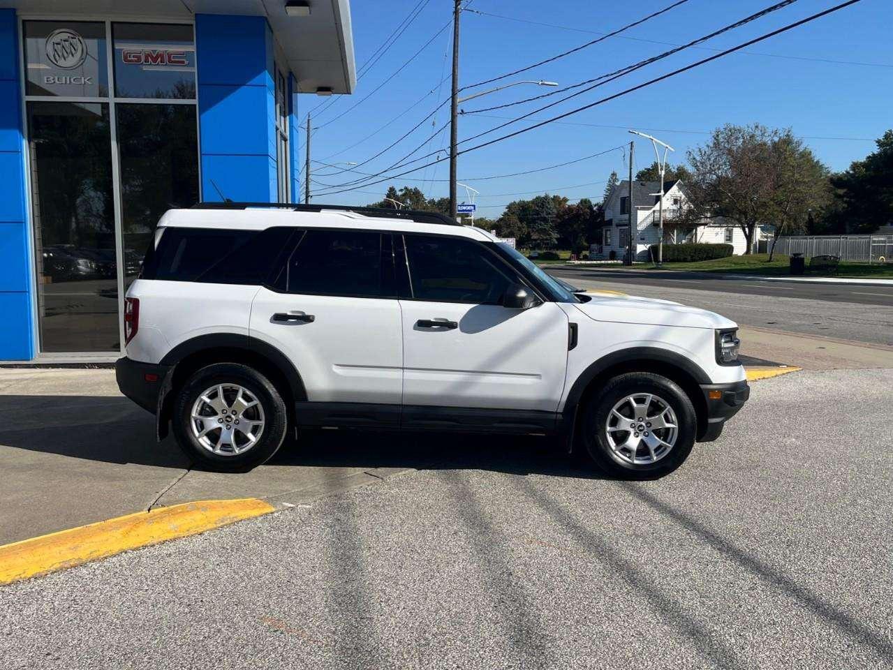 2023 Ford Bronco Sport BASE GREAT VALUE LOCAL TRADE Photo
