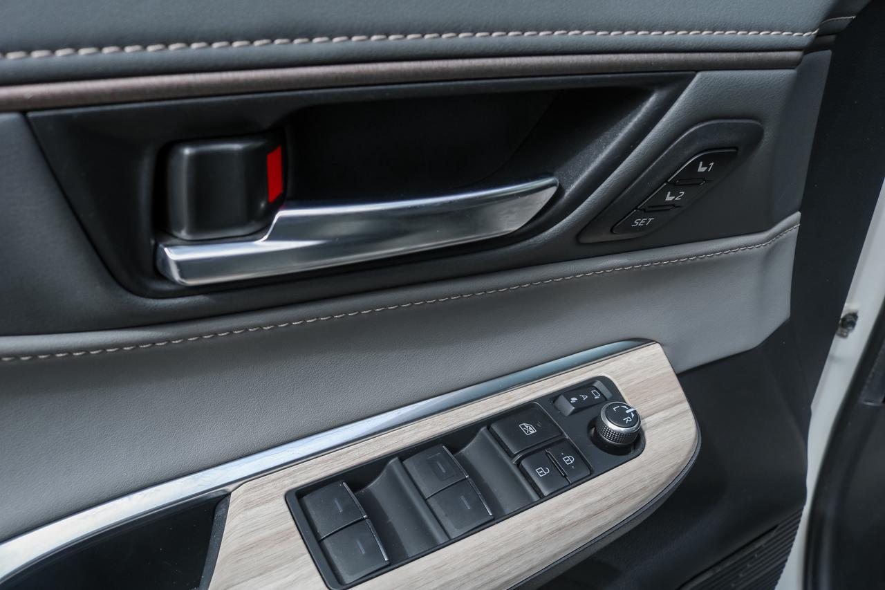 2022 Toyota Venza XLE 4dr All-Wheel Drive Photo