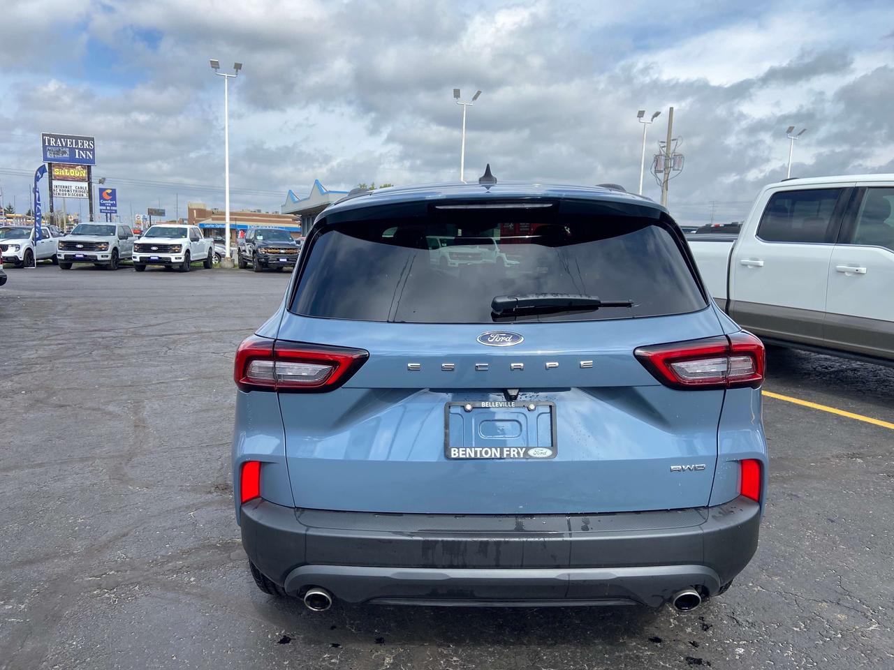 2026 Ford Escape ST LINE AWD 1.5L 2000K LANE KEEP HTD SEATS AND WHL Photo