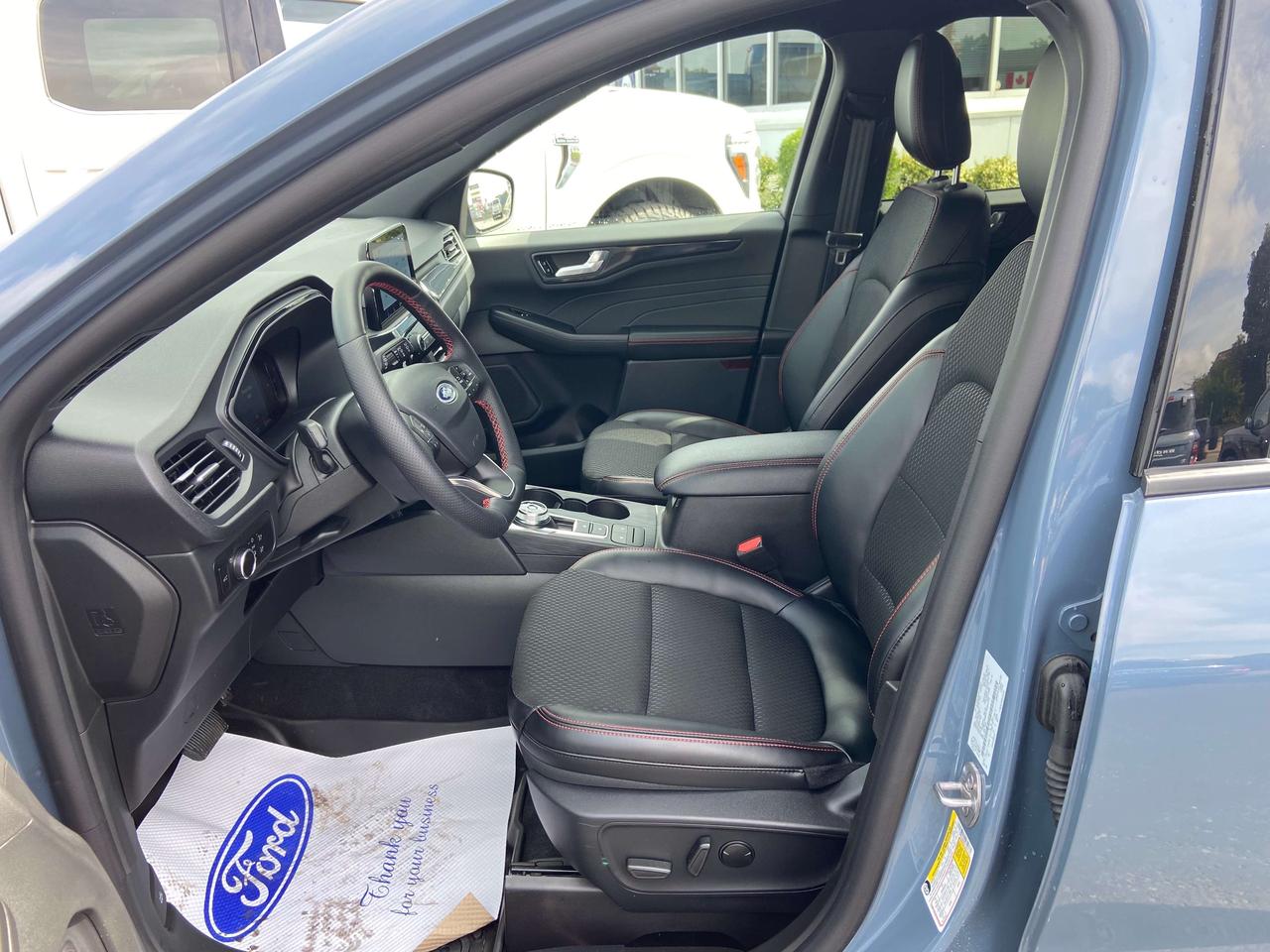 2026 Ford Escape ST LINE AWD 1.5L 2000K LANE KEEP HTD SEATS AND WHL Photo