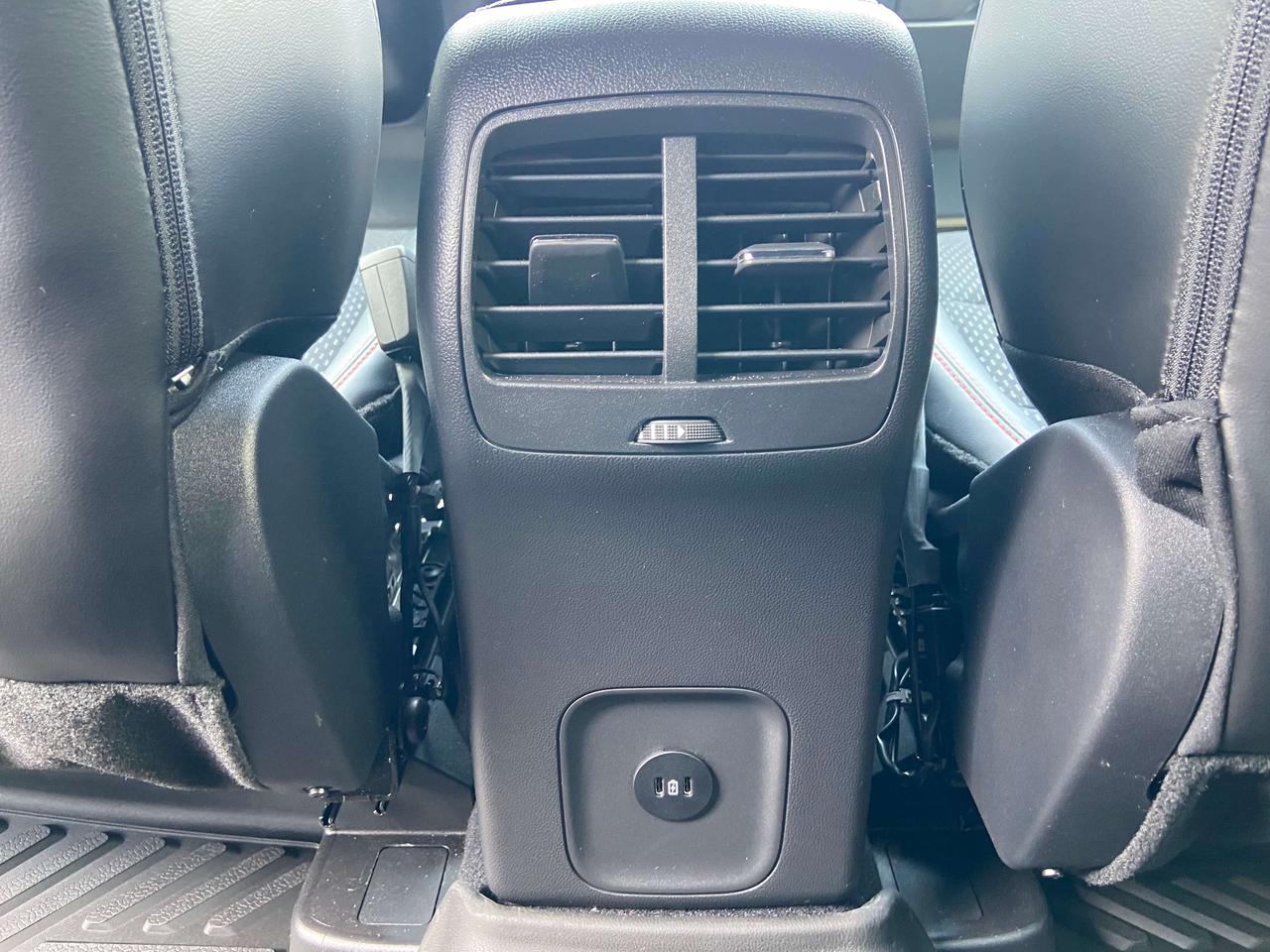 2026 Ford Escape ST LINE AWD 1.5L 2000K LANE KEEP HTD SEATS AND WHL Photo