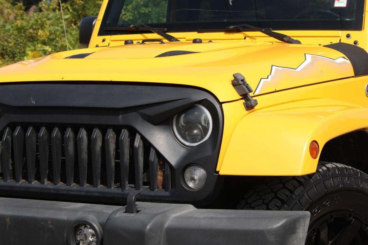 2015 Jeep Wrangler Sahara Unlimited 4x4  SiriusXM Gps SideSteps HtdSe Photo